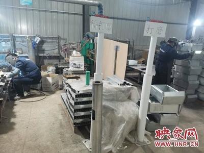 扶貧車間復工忙，板店鄉(xiāng)通訊設備生產線傳捷報